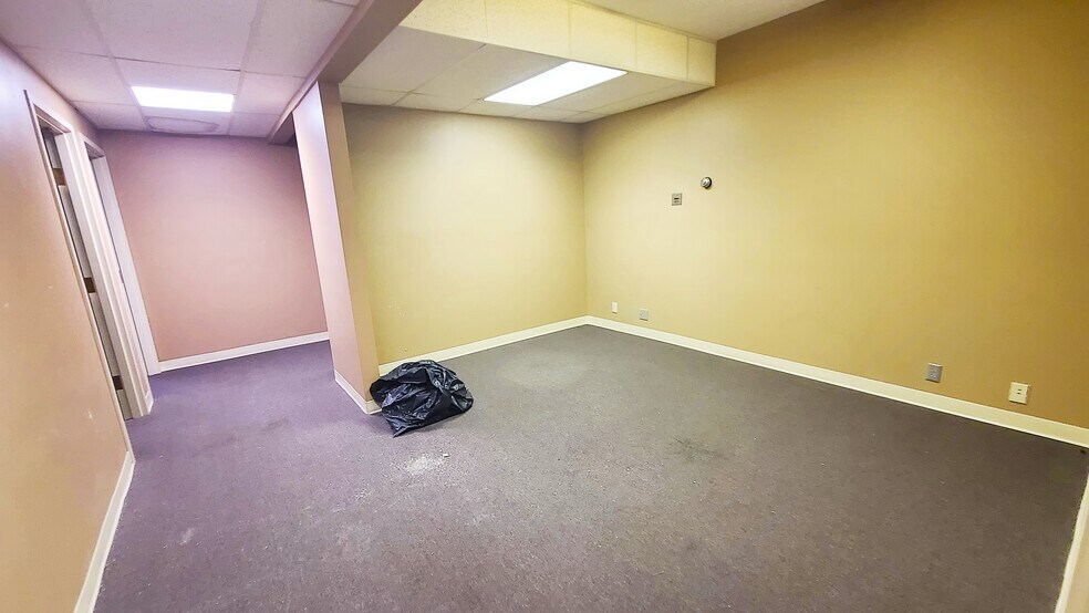 More Photos Of 710 W 8th St, Fort Scott Office For Sale