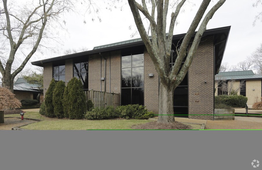 More Photos Of 9926 Main St, Fairfax Office For Lease