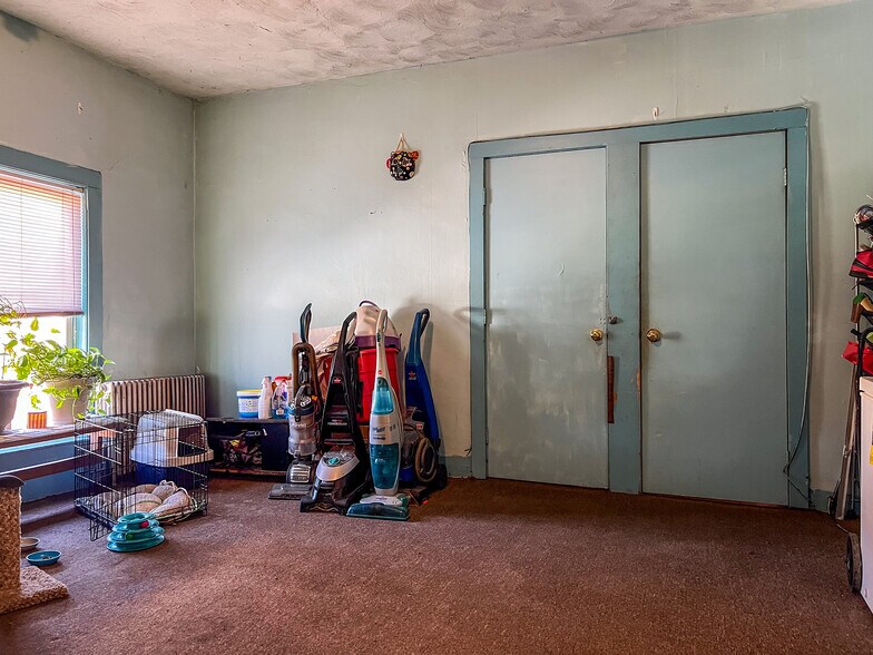 More Photos Of 153 Main St, Delhi Apartments For Sale