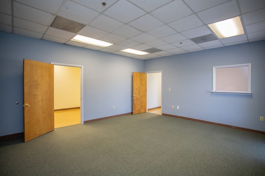 More Photos Of 80 American Wy, Natural Bridge Station Industrial For Lease