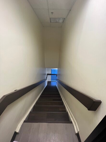 More Photos Of 1319 Shepard Dr, Sterling Light Distribution For Lease