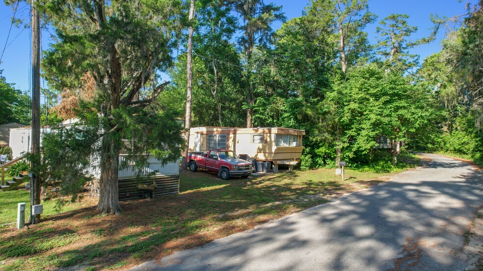 More Photos Of 224 SE Davie Ct, Lake City Manufactured Housing Mobile Home Park For Sale