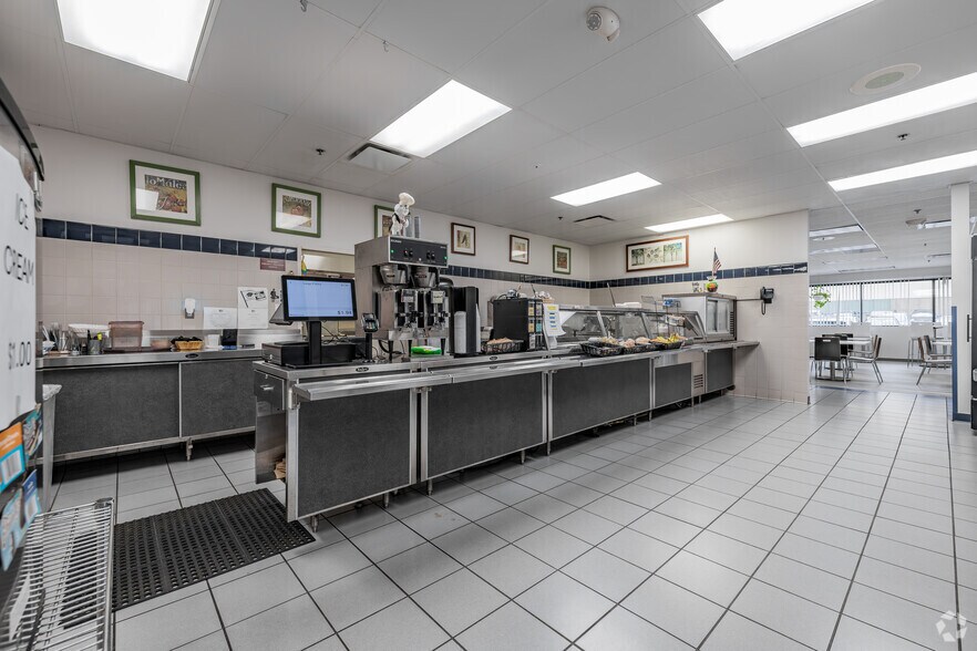 More Photos Of 15 Forest Pky, Shelton Light Manufacturing For Lease