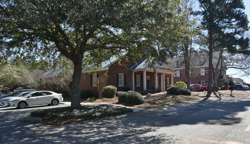 More Photos Of 204 N Westover Blvd, Albany Office For Sale