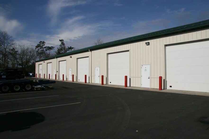 More Photos Of 1 Commercial Park Rd, Quogue Warehouse For Lease