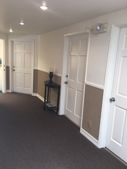 More Photos Of 7540-7542 Fay Ave, La Jolla Storefront Retail Office For Lease