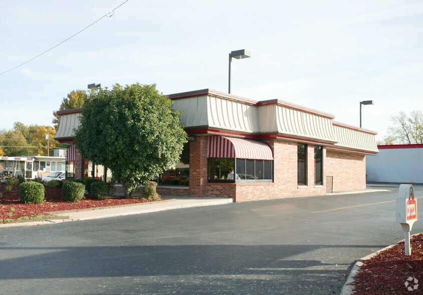 More Photos Of 1908 W Main St, Norman Fast Food For Lease