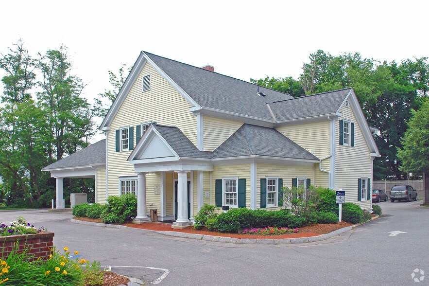 More Photos Of 80 Main St, Exeter Bank For Sale