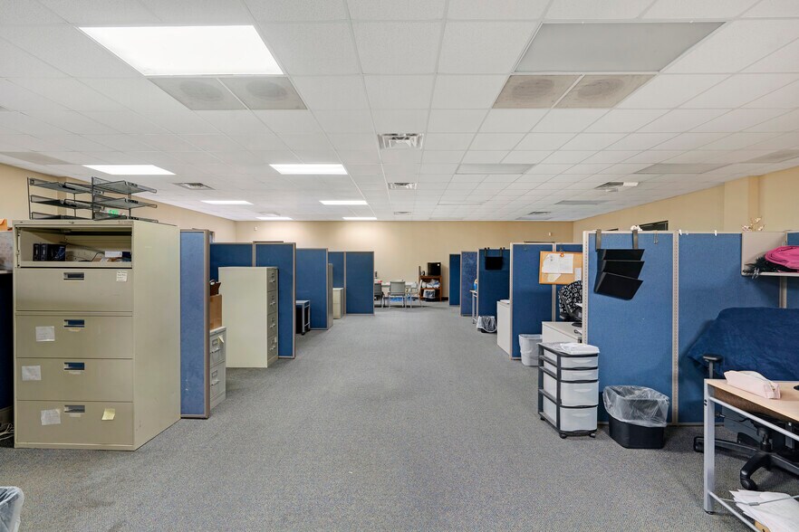 More Photos Of 2317 Mt Olive rd, Mount Olive Office For Sale