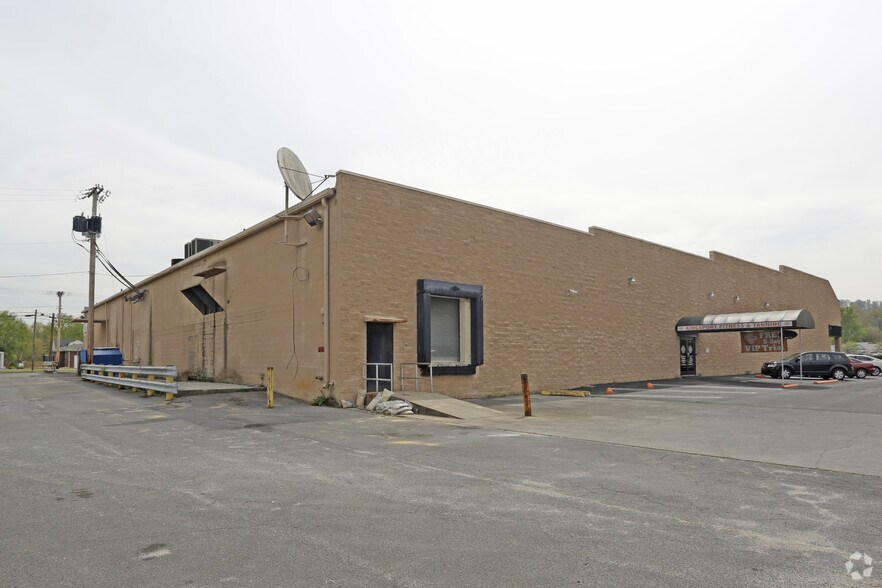 More Photos Of 2450 Memorial Blvd, Kingsport Supermarket For Lease