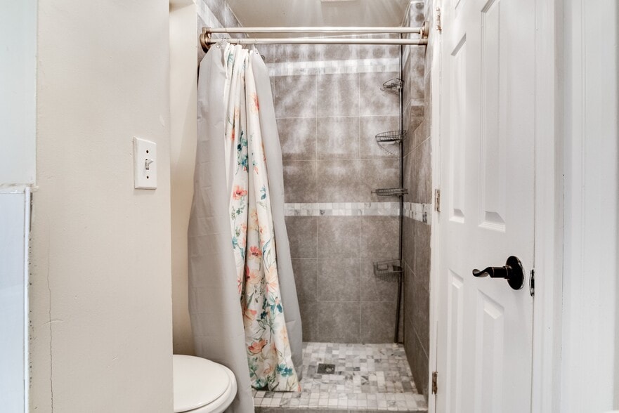 More Photos Of 301 E Houston St, New York Apartments For Sale