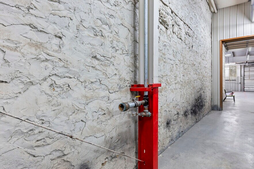 More Photos Of 403 Maple St, Overbrook Warehouse For Sale