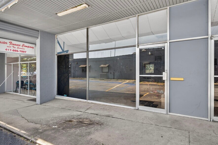 More Photos Of 1950 S Glenstone Ave, Springfield Storefront For Sale