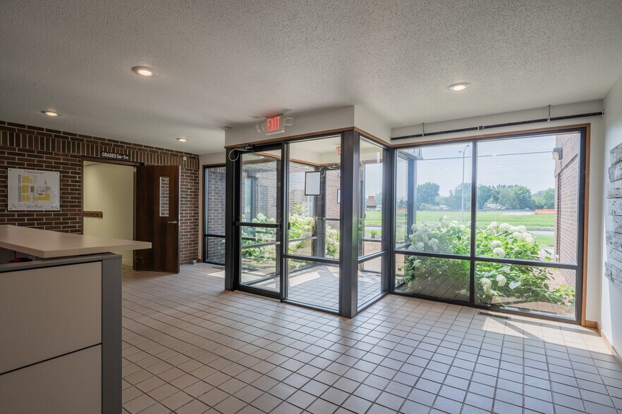 More Photos Of 1825 N Clairemont Ave, Eau Claire Schools For Sale