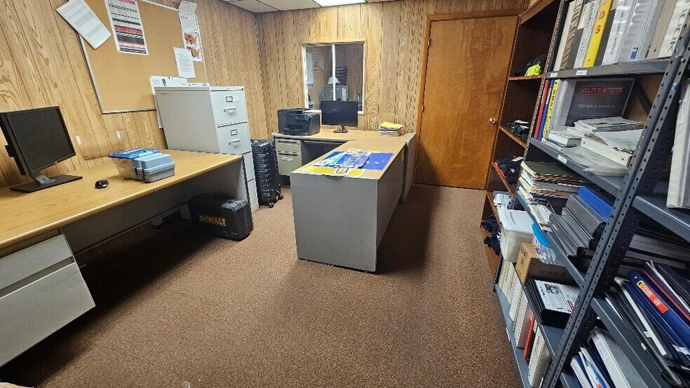 More Photos Of 2928 Washington Ave, Clearfield Industrial For Sale
