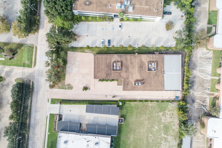 More Photos Of 3737 Westcenter Dr, Houston Manufacturing For Lease