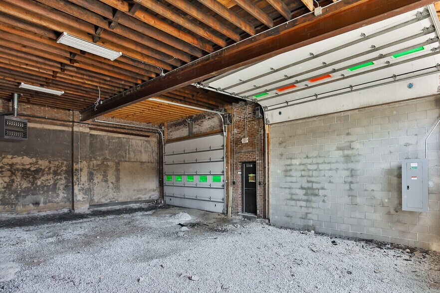 More Photos Of 4210 Itaska St, Saint Louis Flex For Lease