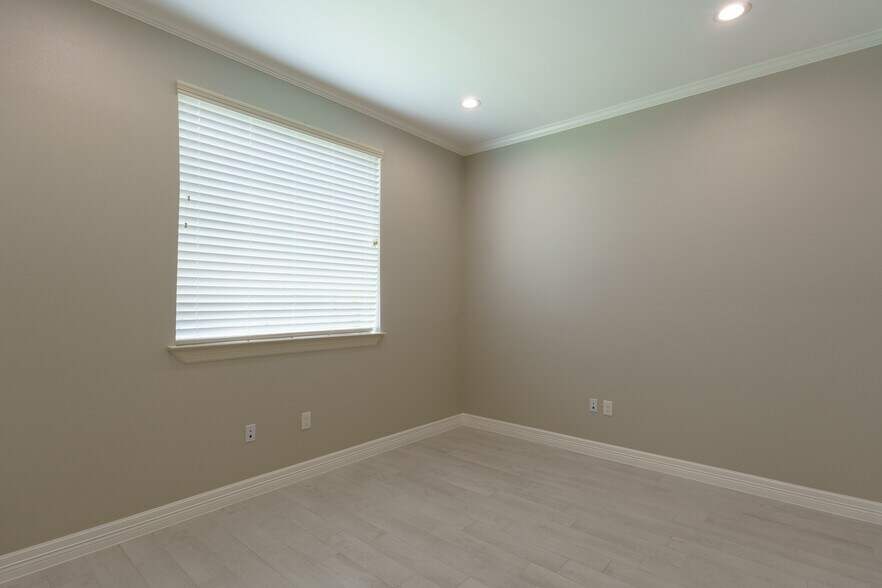 More Photos Of 10401 S Mason Rd Building B, Richmond Medical For Sale