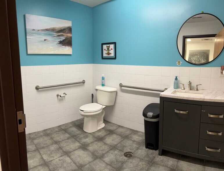 More Photos Of 3530-3560 S Main St, Salt Lake City Showroom For Lease