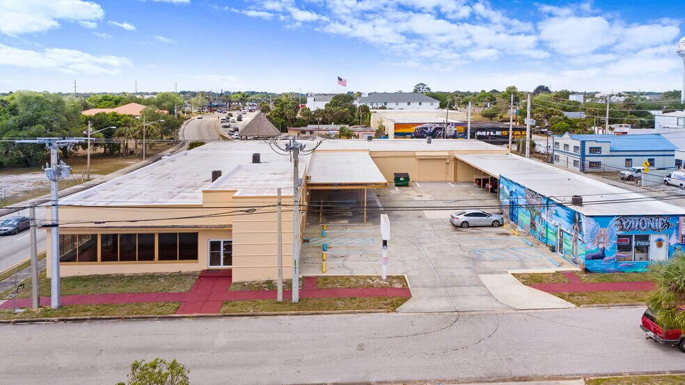 More Photos Of 117-137 Hughlett Ave, Cocoa General Retail For Sale