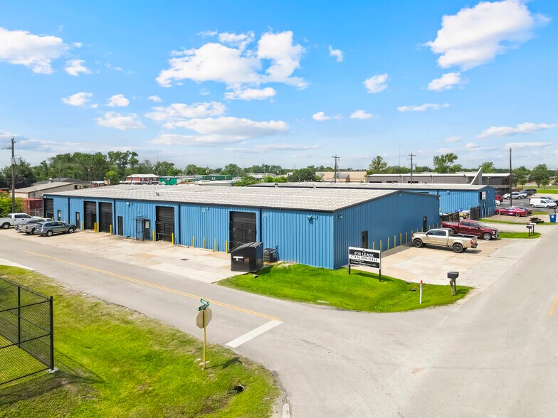 More Photos Of 940 Hodgkins St, Houston Warehouse For Lease