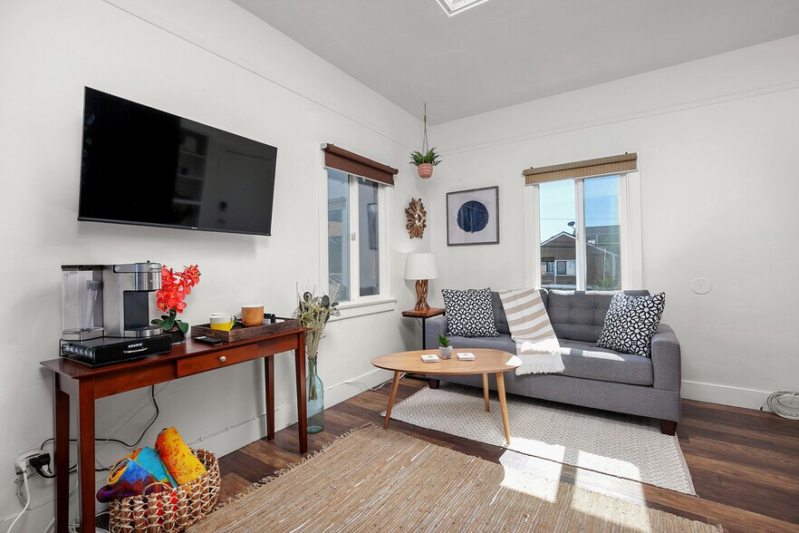 More Photos Of 818 Portsmouth Ct, San Diego Multifamily For Sale