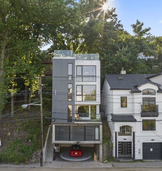 Primary Photo Of 1076 River Rd, Edgewater Loft Creative Space For Sale