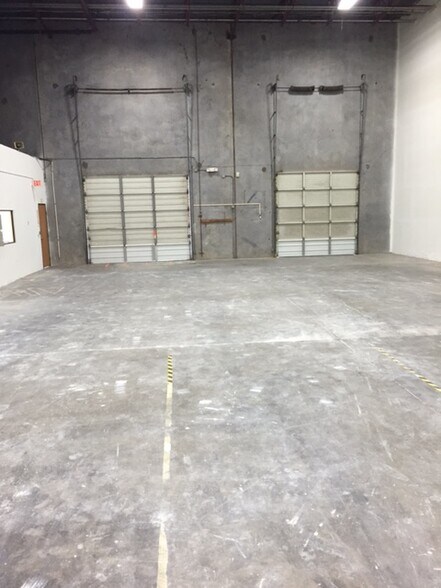 More Photos Of 3719 Corporex Park Dr, Tampa Warehouse For Lease