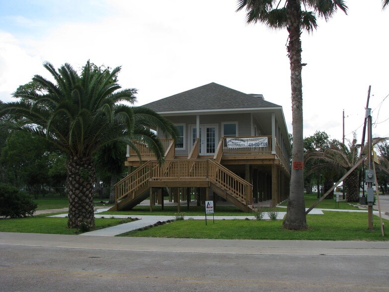 More Photos Of 601 5th St, Kemah Office For Lease