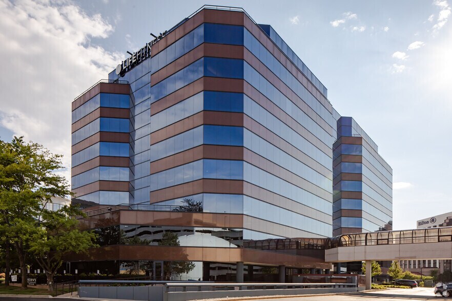 More Photos Of 9525 W Bryn Mawr Ave, Rosemont Office For Lease