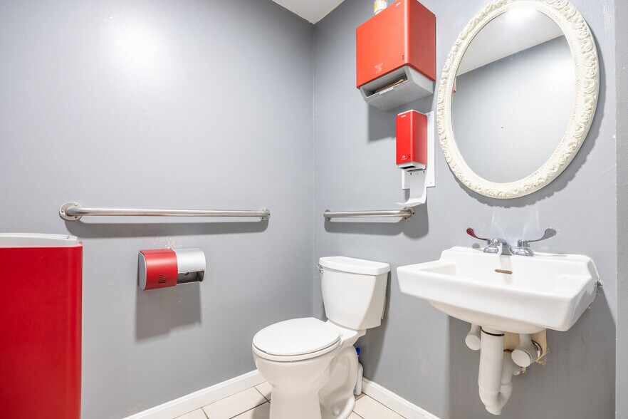 More Photos Of 336 Monmouth St, Newport Restaurant For Sale