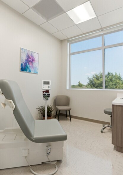 More Photos Of 7616 Branford Pl, Sugar Land Office For Sale