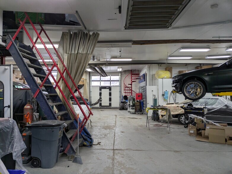 More Photos Of 5 Rollhaus Pl, Port Chester Auto Repair For Sale