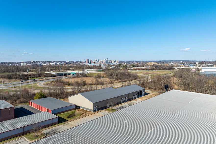 More Photos Of 4040 N DuPont Hwy, New Castle Warehouse For Lease