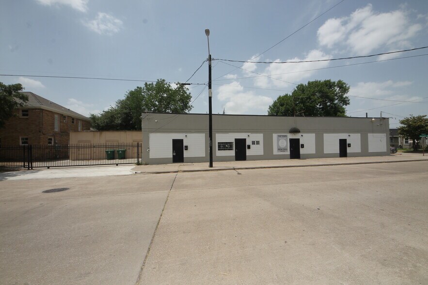 Primary Photo Of 4202 Canal St, Houston Freestanding For Lease