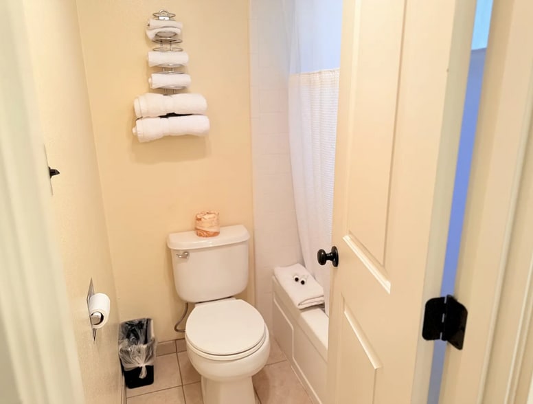 More Photos Of 1450 Ashland St, Ashland Hotel For Sale