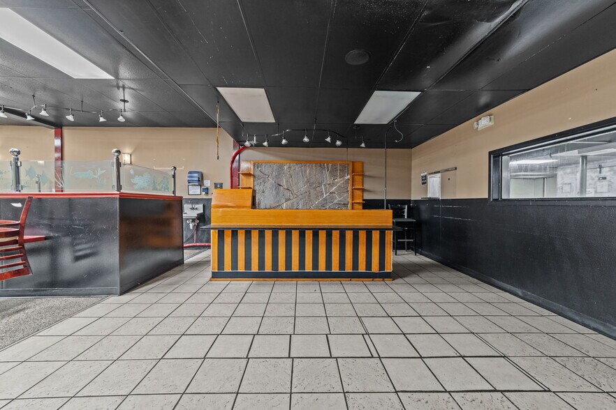 More Photos Of 607 S Main St, King Unknown For Lease