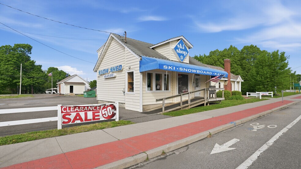 More Photos Of 1002-1004 New York 112, Port Jefferson Station Freestanding For Sale