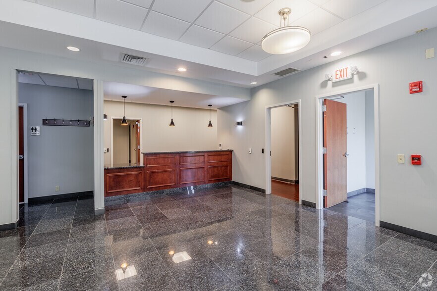 More Photos Of 20 Woodridge Ave, Hackensack Medical For Lease