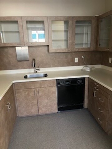 More Photos Of 6287 S Redwood Rd, Taylorsville Healthcare For Lease