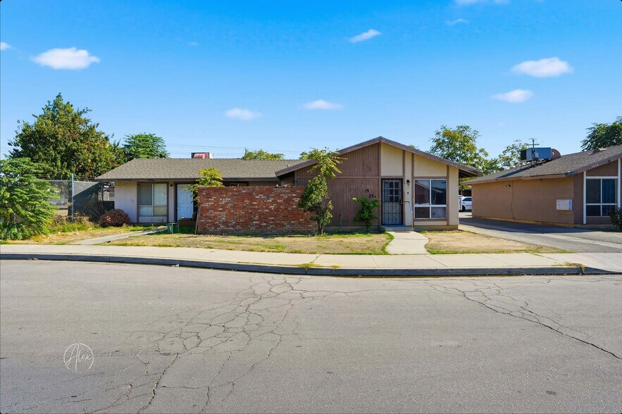 Primary Photo Of 1912 Hasti Acres Dr, Bakersfield Multifamily For Sale