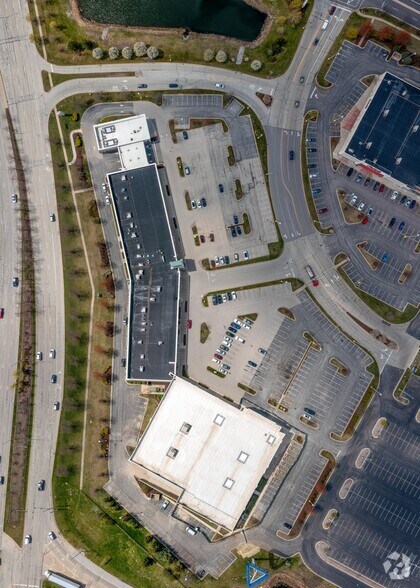 More Photos Of 702-734 E Boughton Rd, Bolingbrook Unknown For Lease