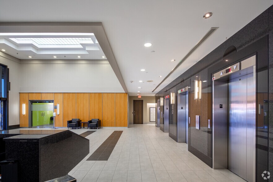 More Photos Of 1290 Central Pky W, Mississauga Office For Lease