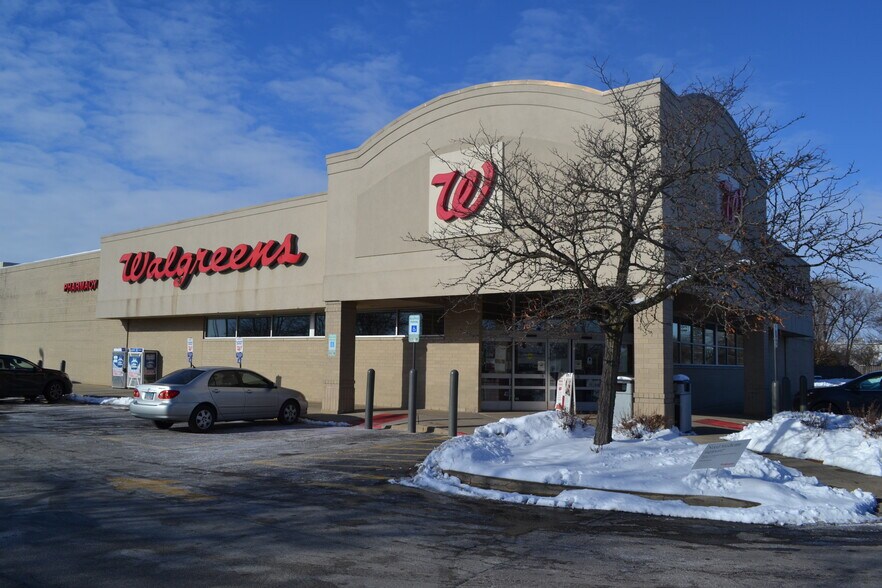 Primary Photo Of 540 N Schmale Rd, Carol Stream Drugstore For Sale