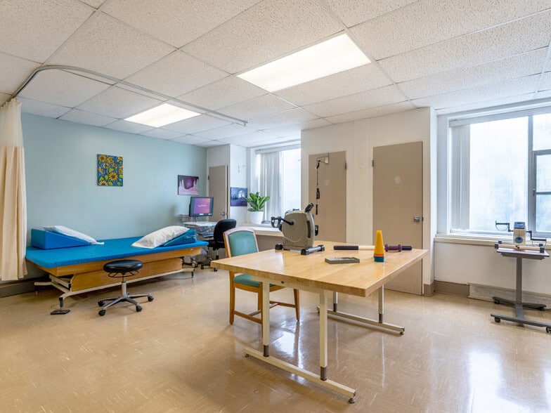 More Photos Of 116 Eddie Dowling Hwy, North Smithfield Hospital For Sale