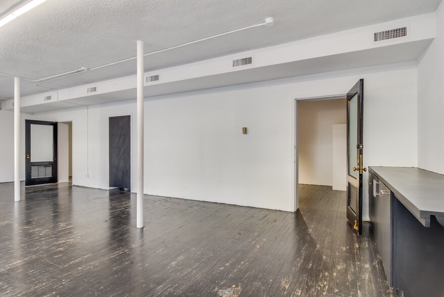 More Photos Of 4118 Fannin St, Houston Storefront For Sale