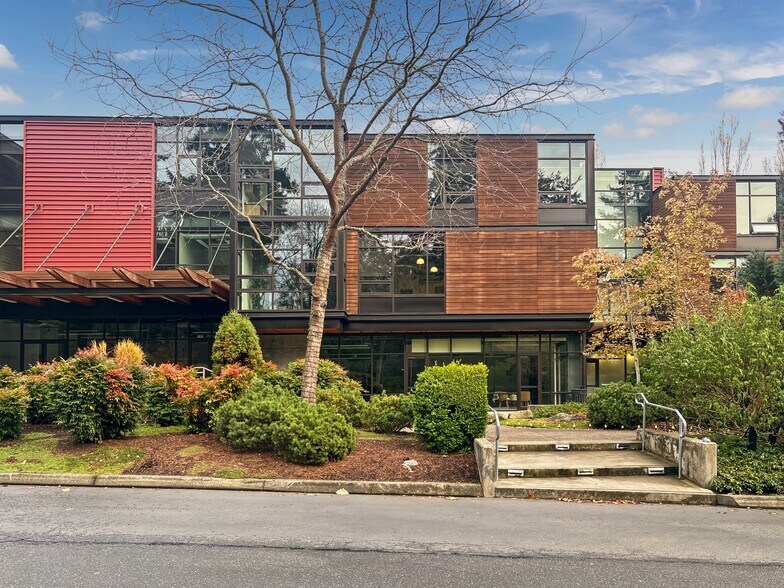 More Photos Of 100 Ravine Ln NE, Bainbridge Island Coworking Space