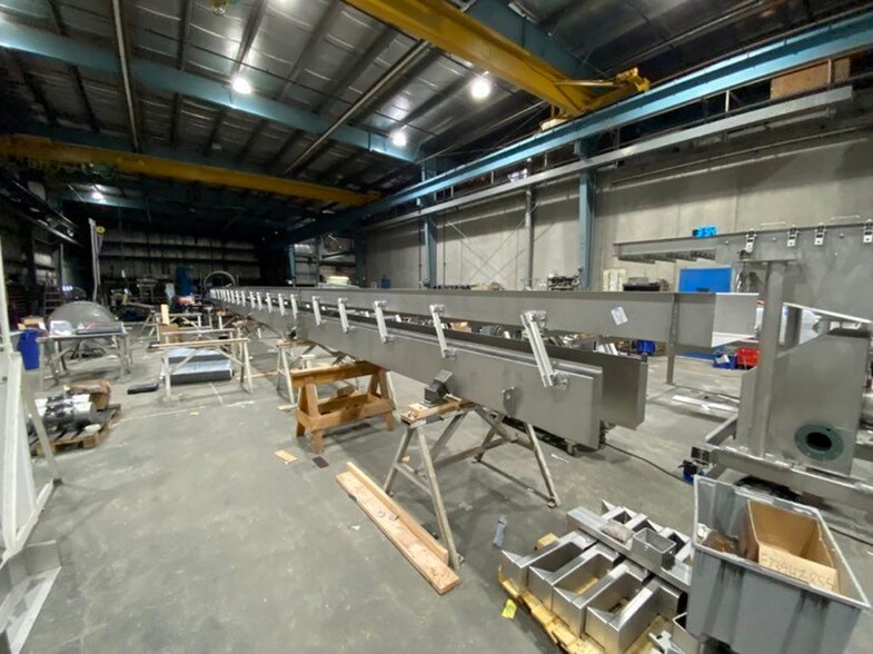 More Photos Of 500 E Illinois St, Newberg Manufacturing For Lease