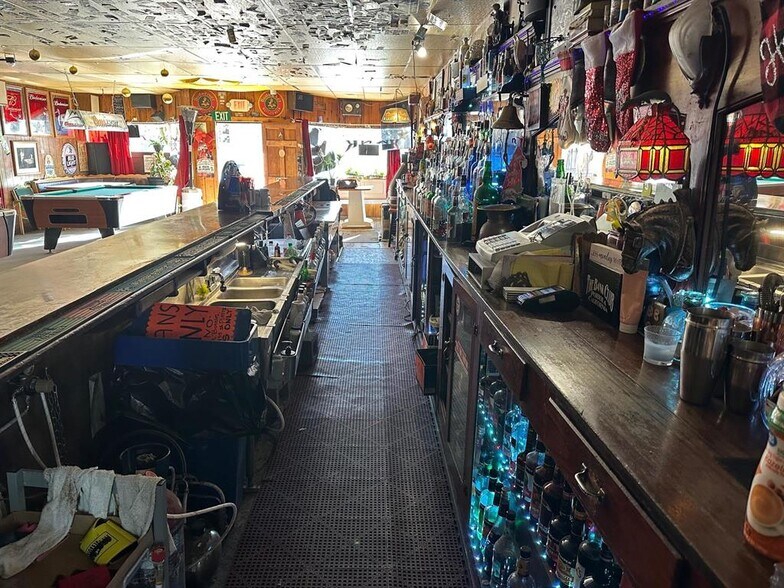 More Photos Of 190 Commercial St, Portola Bar For Sale