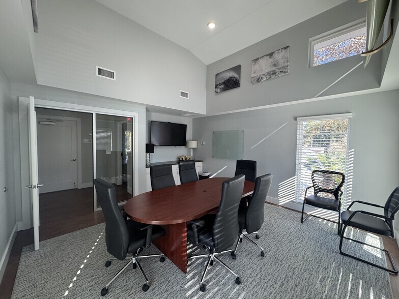 More Photos Of 34 Covil Ave, Wilmington Office For Sale